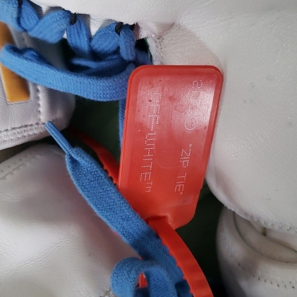 Off White Moto Wrap Sneaker - Picture 4 of 8